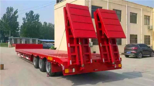 低平板半掛車