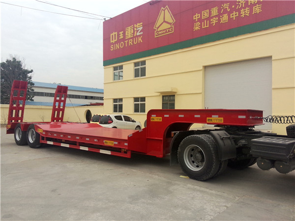 低平板運輸半掛車