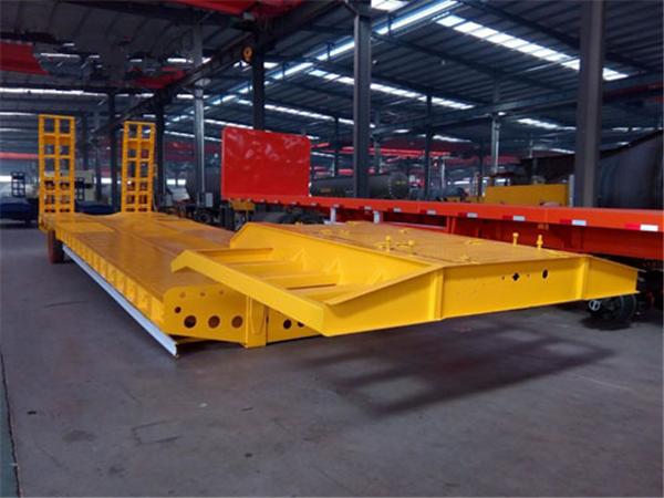 低平板半掛車(chē)