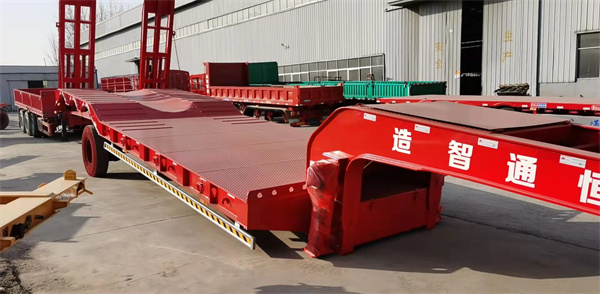 低平板半掛車(chē)